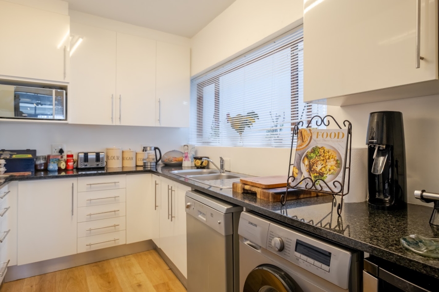 2 Bedroom Property for Sale in Sea Point Western Cape